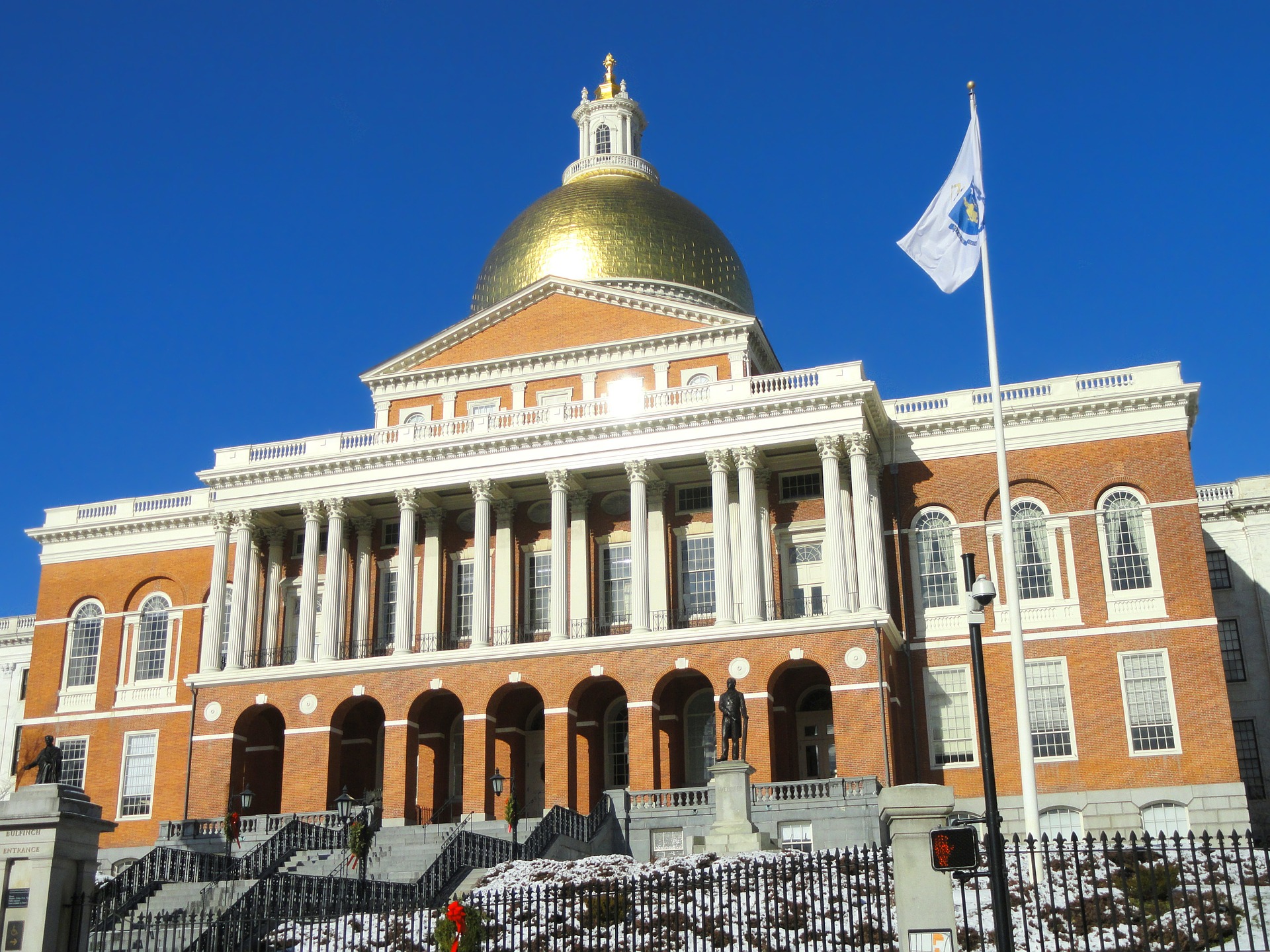 The Difference Between a Mandate and a Law in Massachusetts